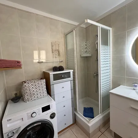 Vlasta Port Royal Cristianos * Los Cristianos (Tenerife)