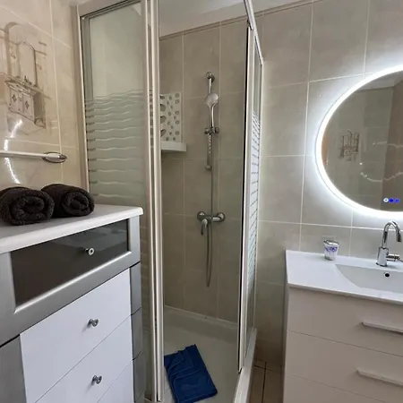 Vlasta Port Royal Cristianos * Los Cristianos (Tenerife)