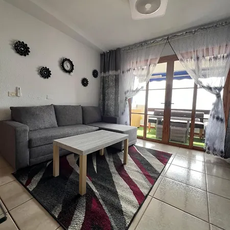 Vlasta Port Royal Cristianos Appartamento